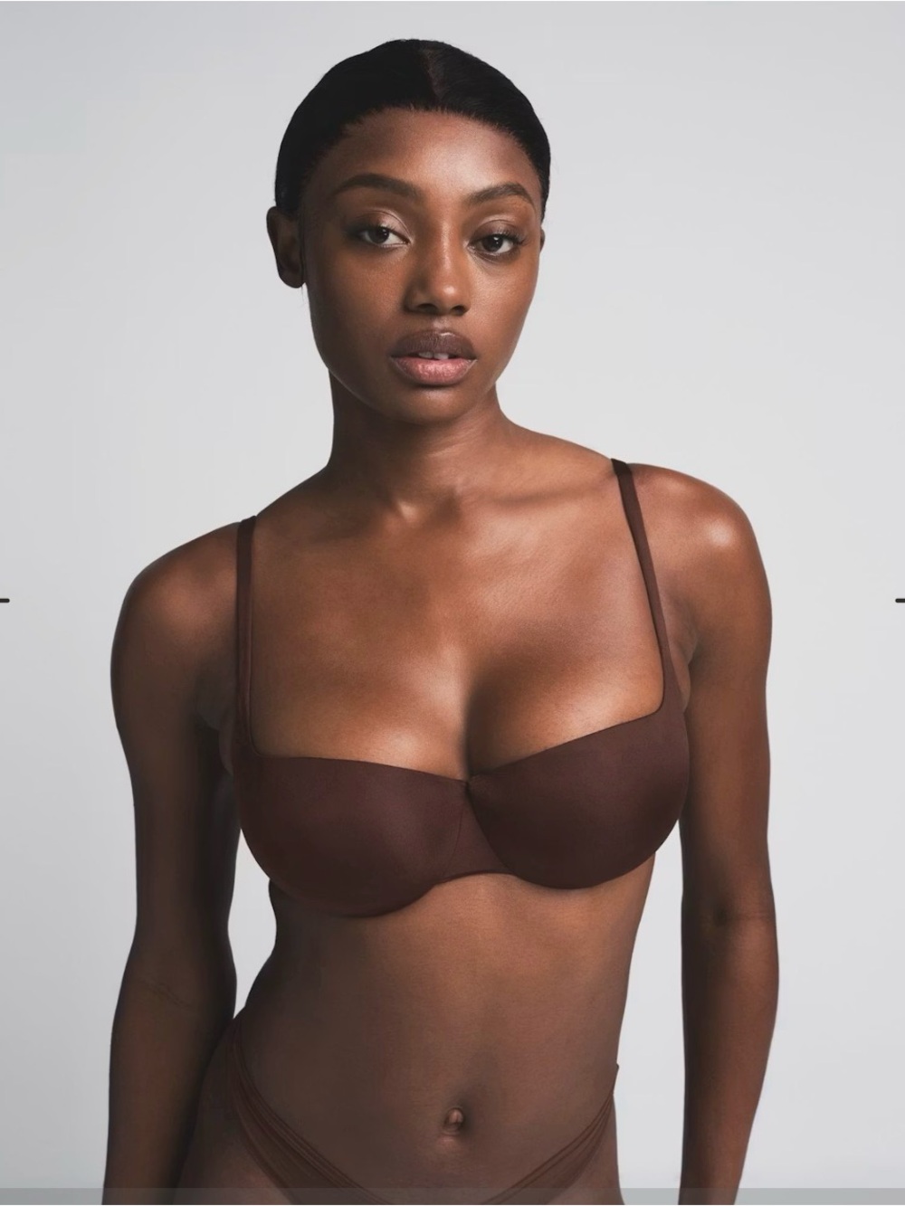 SKIMS Smooth Underwire Bra in CoCoa